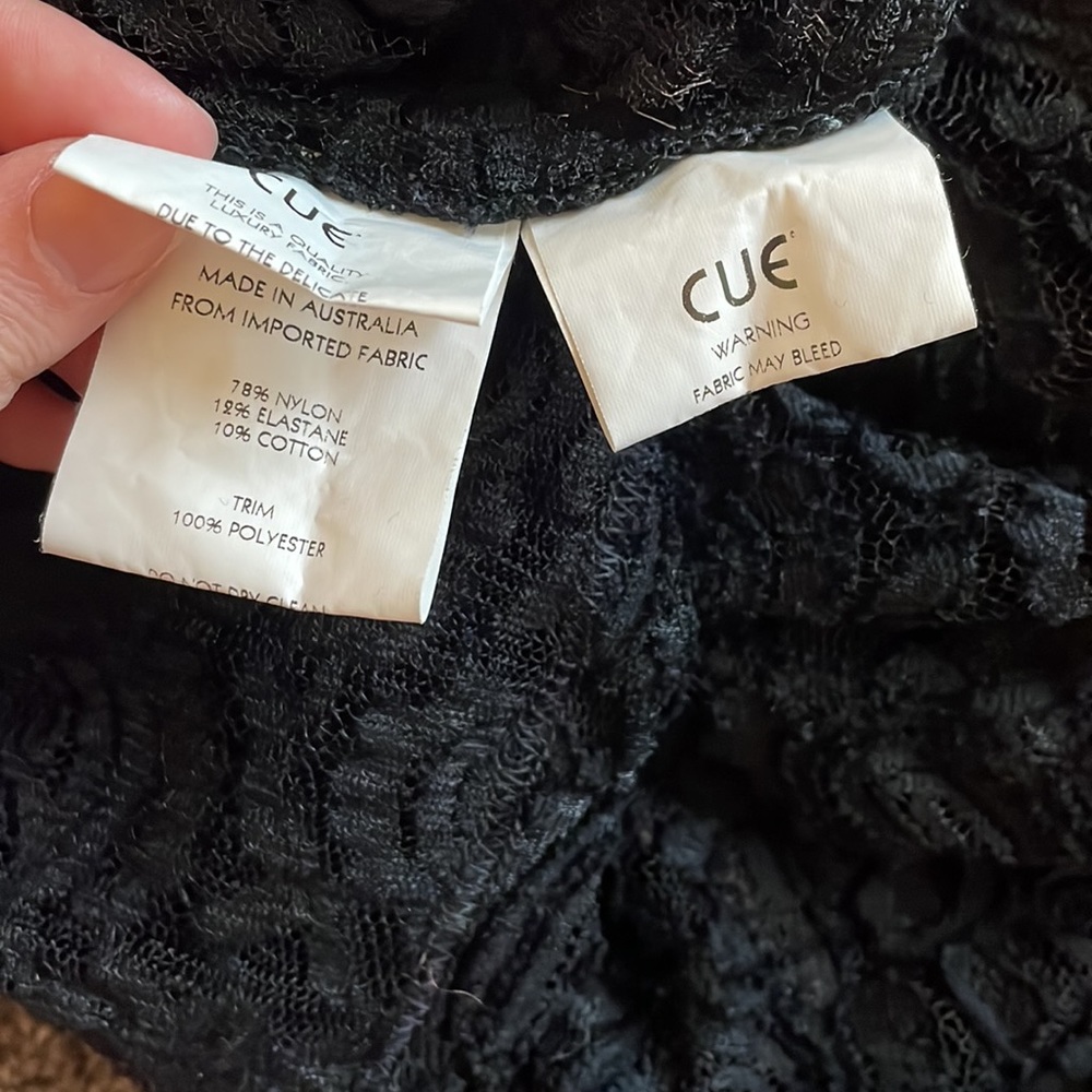 🖤CUE Sz8 vintage black stretch lace top with shoulder pads - Picture 6 of 8
